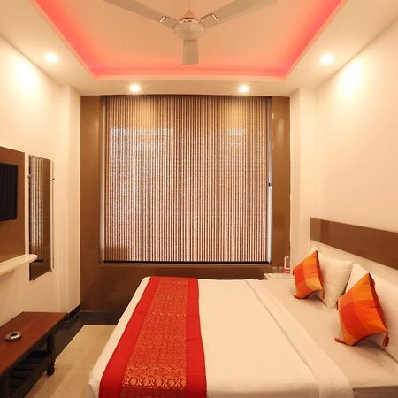 Green Plaza At Airport Hotel New Delhi Ngoại thất bức ảnh