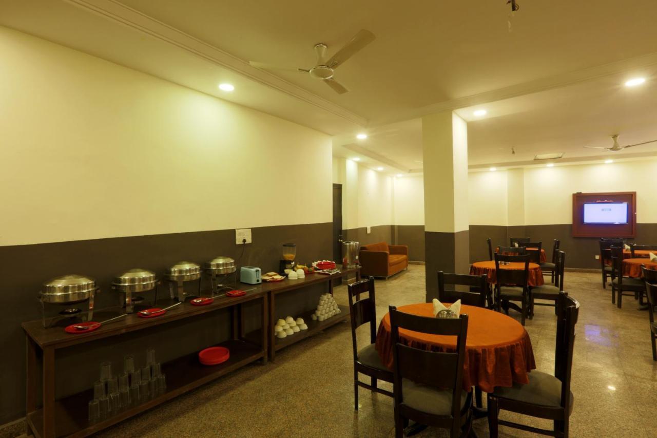 Green Plaza At Airport Hotel New Delhi Ngoại thất bức ảnh