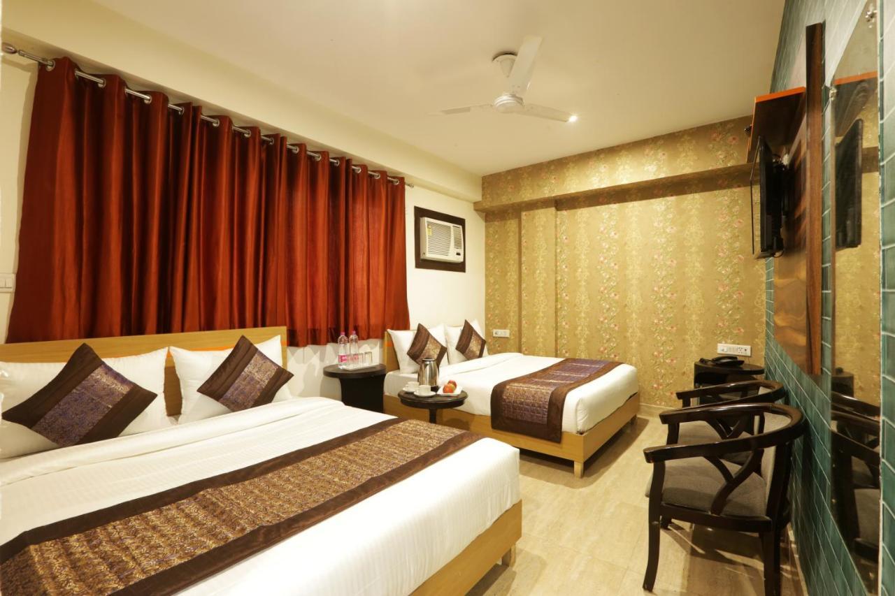 Green Plaza At Airport Hotel New Delhi Ngoại thất bức ảnh