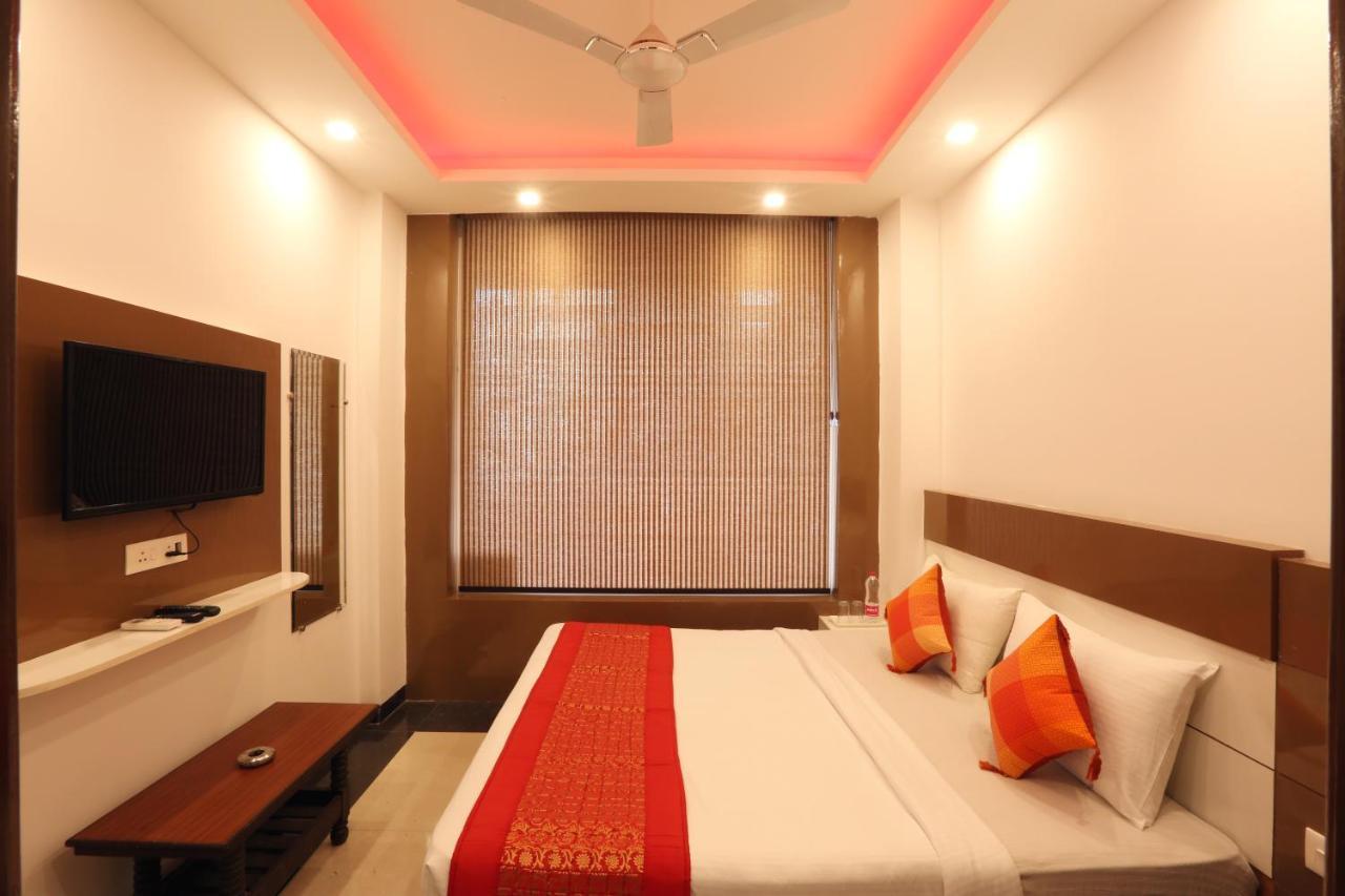 Green Plaza At Airport Hotel New Delhi Ngoại thất bức ảnh