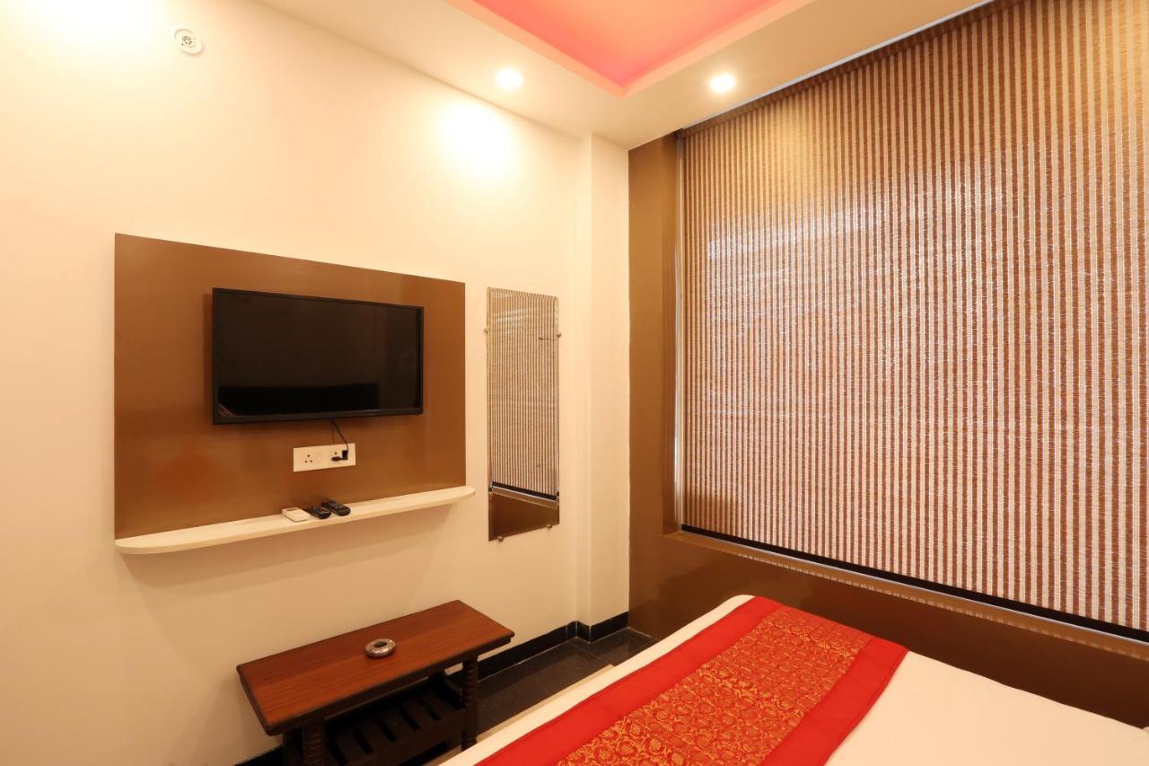 Green Plaza At Airport Hotel New Delhi Ngoại thất bức ảnh