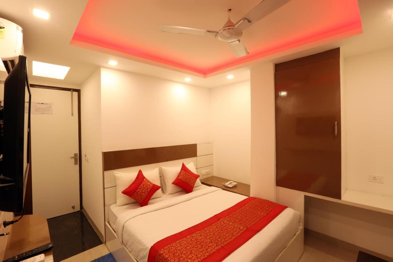 Green Plaza At Airport Hotel New Delhi Ngoại thất bức ảnh