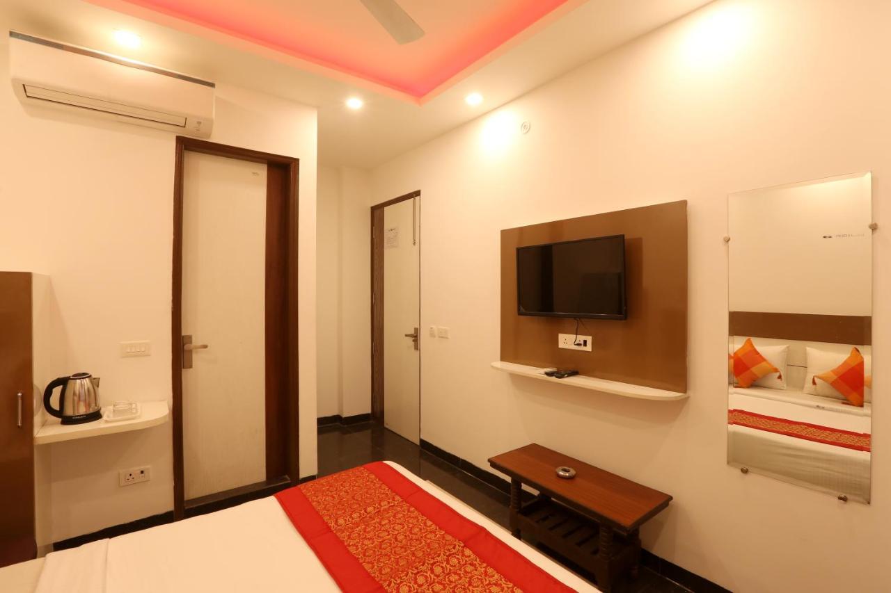 Green Plaza At Airport Hotel New Delhi Ngoại thất bức ảnh