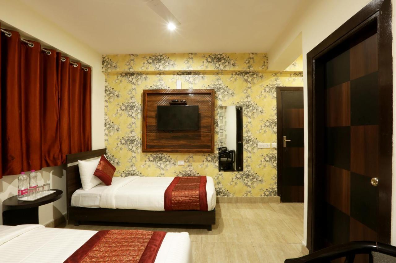 Green Plaza At Airport Hotel New Delhi Ngoại thất bức ảnh