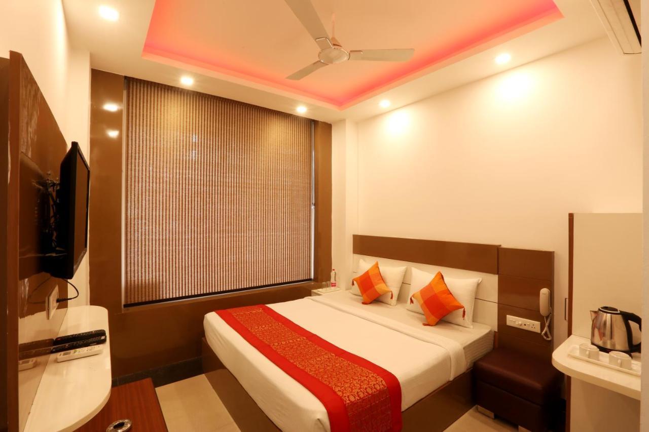Green Plaza At Airport Hotel New Delhi Ngoại thất bức ảnh