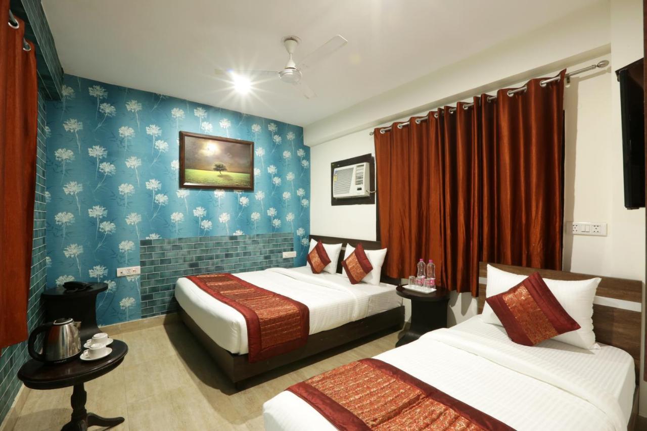 Green Plaza At Airport Hotel New Delhi Ngoại thất bức ảnh